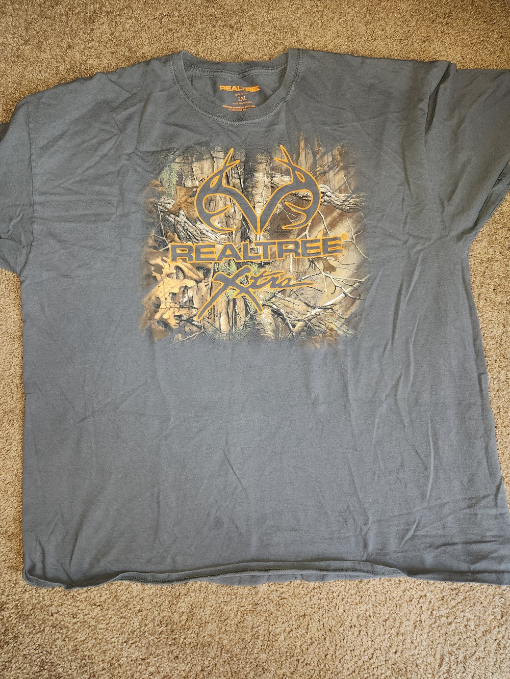 Realtree Men's Blue Gray Short Sleeve Graphic Tee with Orange Logo